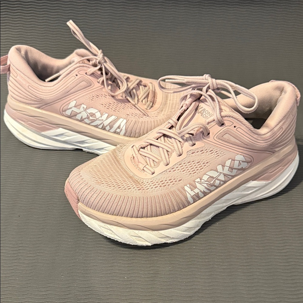 Well loved Hoka Women's Bondi 7 Wide Athletic Shoes Size 7.5